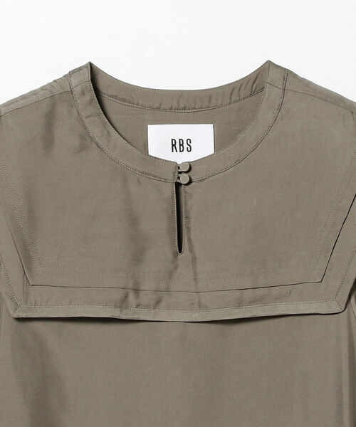 Ray BEAMS(レイビームス)の「RBS / ケープカラー タックスリーブ ブラウス(シャツ/ブラウス・レディース・オリーブ/ホワイト・ONE SIZE)」の9枚目の写真