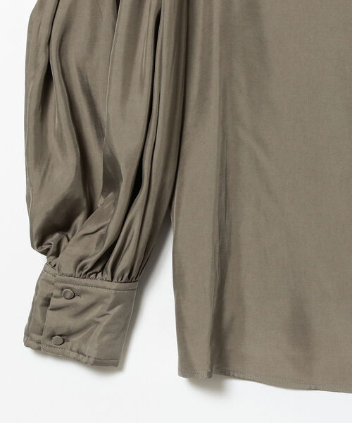 Ray BEAMS(レイビームス)の「RBS / ケープカラー タックスリーブ ブラウス(シャツ/ブラウス・レディース・オリーブ/ホワイト・ONE SIZE)」の10枚目の写真