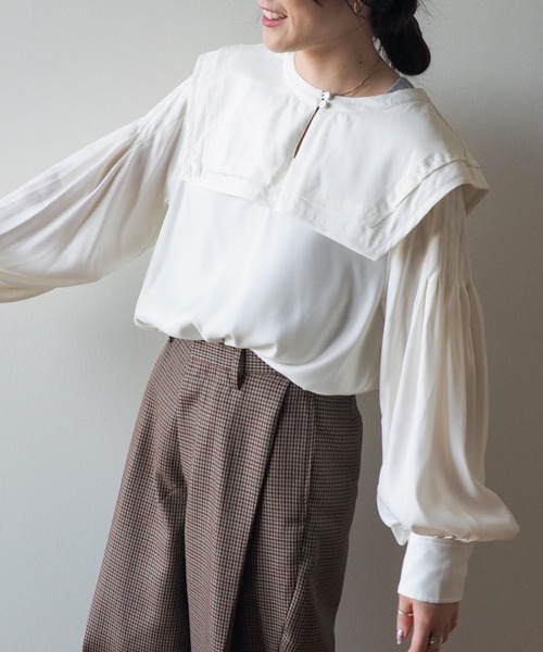 Ray BEAMS(レイビームス)の「RBS / ケープカラー タックスリーブ ブラウス(シャツ/ブラウス・レディース・オリーブ/ホワイト・ONE SIZE)」の16枚目の写真