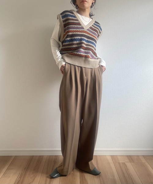 wee9s(ウィークス)の「vintage nordic short vest / ヴィンテージライクノルディック柄ショートニットベスト(ベスト・レディース・ベージュ・FREE)」の2枚目の写真