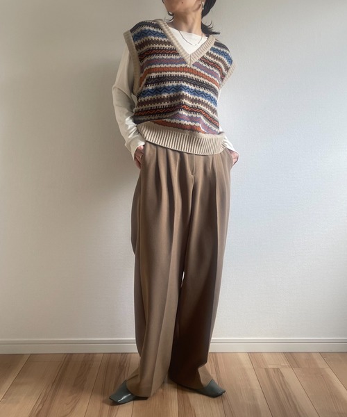 wee9s(ウィークス)の「vintage nordic short vest / ヴィンテージライクノルディック柄ショートニットベスト(ベスト・レディース・ベージュ・FREE)」の11枚目の写真