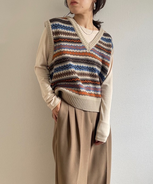 wee9s(ウィークス)の「vintage nordic short vest / ヴィンテージライクノルディック柄ショートニットベスト(ベスト・レディース・ベージュ・FREE)」の3枚目の写真