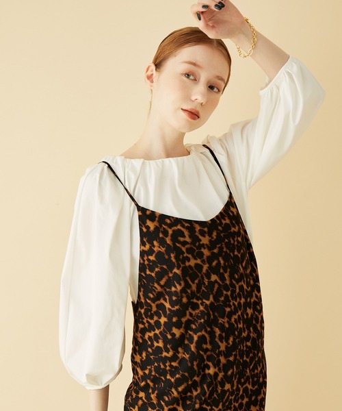 MADEMOISELLE ROPE'（マドモアゼル ロペ）の「<春まで使える>ボリュームスリーブプルオーバー（Tシャツ/カットソー・レディース・ブラック/ホワイト/ダークブラウン・38）」の2枚目の写真