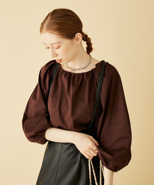 MADEMOISELLE ROPE'（マドモアゼル ロペ）の「<春まで使える>ボリュームスリーブプルオーバー（Tシャツ/カットソー・レディース・ブラック/ホワイト/ダークブラウン・38）」の9枚目の写真