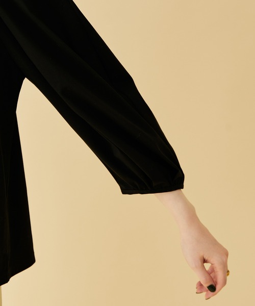 MADEMOISELLE ROPE'（マドモアゼル ロペ）の「<春まで使える>ボリュームスリーブプルオーバー（Tシャツ/カットソー・レディース・ブラック/ホワイト/ダークブラウン・38）」の14枚目の写真