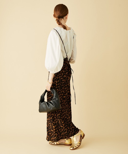 MADEMOISELLE ROPE'（マドモアゼル ロペ）の「<春まで使える>ボリュームスリーブプルオーバー（Tシャツ/カットソー・レディース・ブラック/ホワイト/ダークブラウン・38）」の19枚目の写真