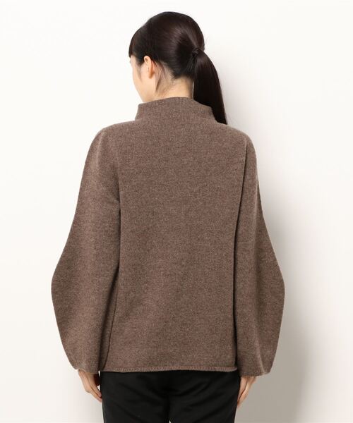 YVON（イヴォン）の「《YVON》ホールガーメント(R)ハイネックニット（ニット/セーター・レディース・ブラウン/モカ・9号）」の4枚目の写真