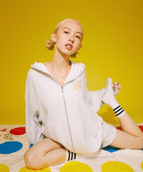 WHO'S WHO gallery（フーズフーギャラリー）の「【SLOPPY/スロッピー】裏毛ジップパーカ（パーカー・レディース・オートミール/グリーン/ブラウン/サックスブルー/ブラック・FREE）」の10枚目の写真