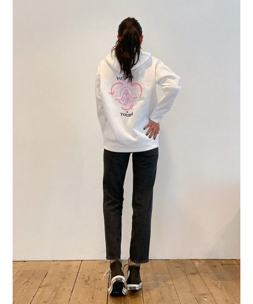 Vicente（ヴィセンテ）の「The future is yours sweat（スウェット・レディース・ホワイト/ブラック/グレー・FREE）」の6枚目の写真