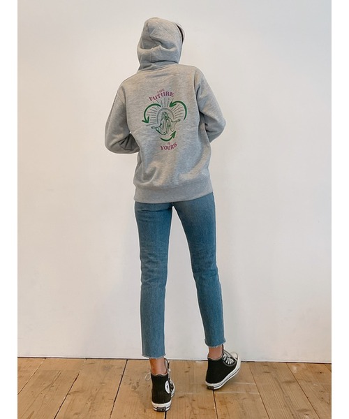 Vicente（ヴィセンテ）の「The future is yours sweat（スウェット・レディース・ホワイト/ブラック/グレー・FREE）」の11枚目の写真