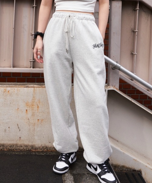 SHAGGIE(シャギー)の「SHAGGIE裏起毛オーバースウェットジョガーパンツ(スウェットパンツ・レディース・ホワイト/ブラック/ブラウン/グレー・FREE)」の3枚目の写真