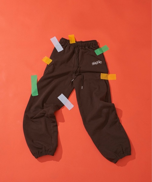 SHAGGIE(シャギー)の「SHAGGIE裏起毛オーバースウェットジョガーパンツ(スウェットパンツ・レディース・ホワイト/ブラック/ブラウン/グレー・FREE)」の6枚目の写真