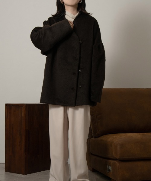 lawgy（ラウジー）の「drop shoulder gather coat（その他アウター・レディース・ダークブラウン/サンドベージュ/ホワイト系・FREE）」の13枚目の写真