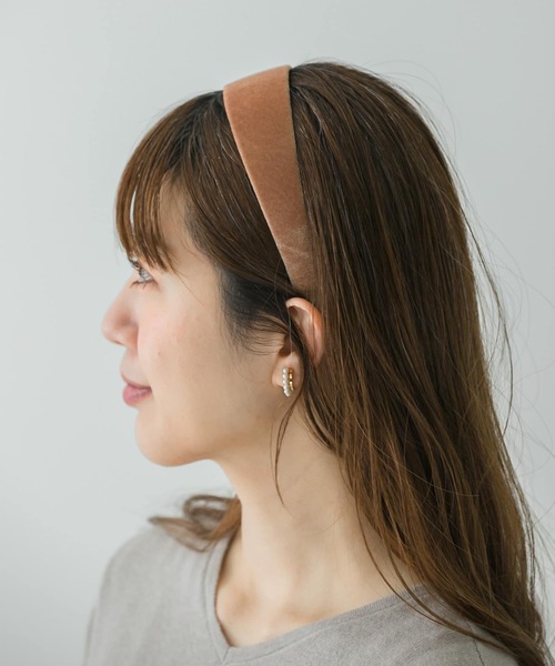 URBAN RESEARCH Sonny Label(アーバンリサーチサニーレーベル)の「ワイドベロアカチューシャ(カチューシャ・レディース・ブラック/キャメル・ONE)」の1枚目の写真