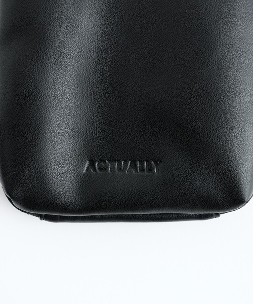 Actually（アクチュアリー）の「フェイクレザー モバイルポーチ  スマホショルダー（ショルダーバッグ・レディース・ブラック/グレイッシュベージュ/ホワイト/ブルー/シルバー/グリーン/パープル/グレー/マスタード/ピンク/ライトグリーン/アイボリー/ライトグレー・フリー）」の21枚目の写真