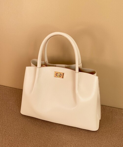 ANY SIS（エニィスィス）の「メタルポイントシンプリー トートバッグ（トートバッグ・レディース・ブラック系/ベージュ系/アイボリー系・2）」の3枚目の写真