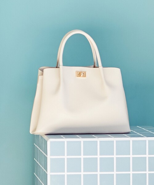 ANY SIS（エニィスィス）の「メタルポイントシンプリー トートバッグ（トートバッグ・レディース・ブラック系/ベージュ系/アイボリー系・2）」の7枚目の写真