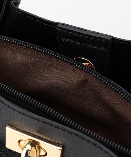 ANY SIS（エニィスィス）の「メタルポイントシンプリー トートバッグ（トートバッグ・レディース・ブラック系/ベージュ系/アイボリー系・2）」の18枚目の写真