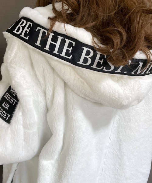 GGD（ジージーディー）の「エコファー ビッグシルエット ブルゾン テープ ジップ フードジャケット（ブルゾン・レディース・ホワイト/ブラック/ホワイト系その他/ホワイト系その他2/ブラック系その他/ブラック系その他2・M/L/LL）」の8枚目の写真