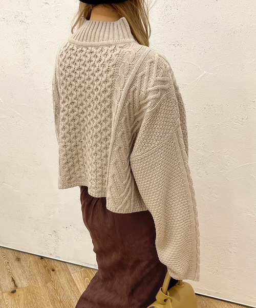 apres jour clair(アプレジュールクレア)の「【apres jour clair】【SETUP可能】ハイネックケーブルショートニット(ニット/セーター・レディース・ブラウン系その他/ライトベージュ・フリー/X-LARGE)」の6枚目の写真