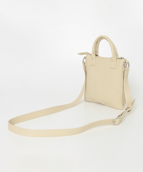 SENSE OF PLACE by URBAN RESEARCH（センスオブプレイスバイアーバンリサーチ）の「ヘルメットミニショルダーバッグ（ショルダーバッグ・メンズ・ブラック/ライトベージュ・ONE）」の4枚目の写真