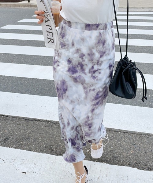 StyleSea（スタイルシー）の「サテンミニプリーツロングタイトスカート（スカート・レディース・グレー/オレンジ/グリーン・MEDIUM）」の2枚目の写真