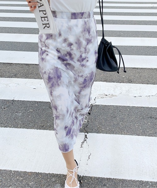 StyleSea（スタイルシー）の「サテンミニプリーツロングタイトスカート（スカート・レディース・グレー/オレンジ/グリーン・MEDIUM）」の4枚目の写真