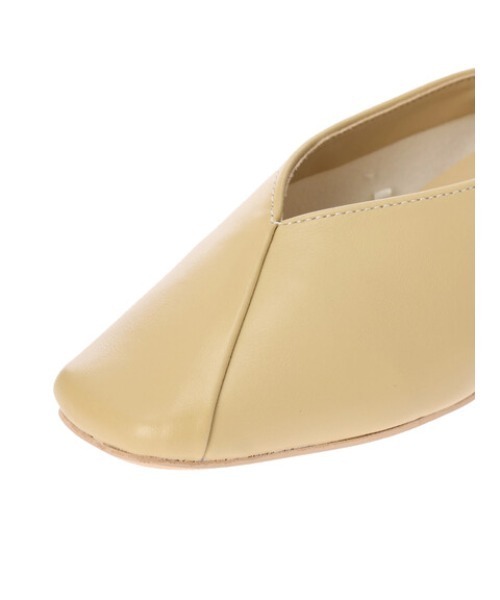 Una gardenia(ウナガルデニア)の「・Una gardenia ウッドヒールパンプス(パンプス・レディース・ブラック/イエロー/アイボリー・LL/S/M/L)」の6枚目の写真