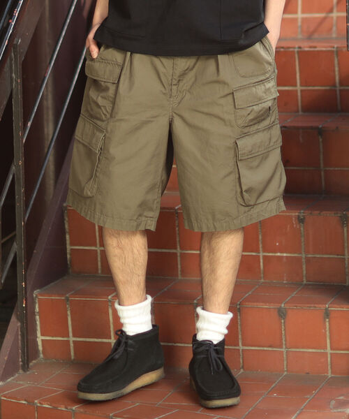 BEAMS（ビームス）の「BEAMS / 3段ポケット 2タック ショーツ（その他パンツ・メンズ・ベージュ/オリーブ・SMALL/MEDIUM/LARGE/X-LARGE）」の2枚目の写真