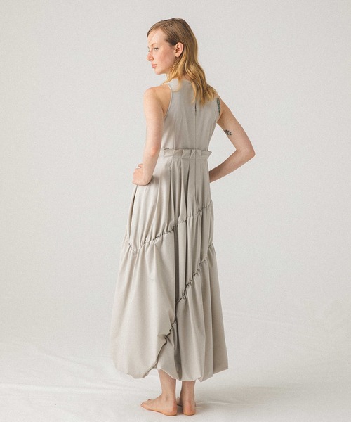 MECRE（メクル）の「ドロストギャザーバルーンワンピース（ワンピース・レディース・ブラック/グレー・S/M）」の8枚目の写真