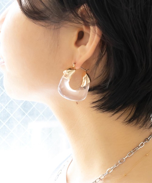 RANDA(ランダ)の「チャンキーアクリルフープピアス(ピアス(両耳用)・レディース・クリア/ピンク・FREE)」の2枚目の写真