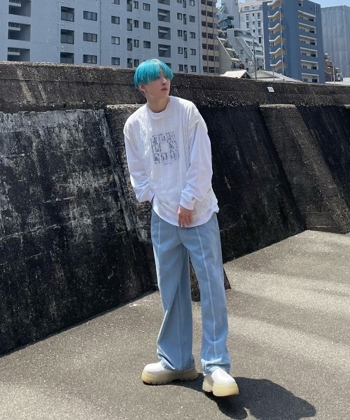 Chikashitsu +（チカシツプラス）の「【Chikashitsu +/チカシツプラス】center bleach denim pants/センターブリーチデニムパンツ（デニムパンツ・メンズ・ライトブルー/ブルー・S/M/L）」の17枚目の写真