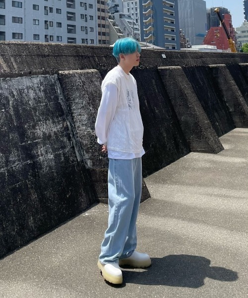 Chikashitsu +（チカシツプラス）の「【Chikashitsu +/チカシツプラス】center bleach denim pants/センターブリーチデニムパンツ（デニムパンツ・メンズ・ライトブルー/ブルー・S/M/L）」の21枚目の写真