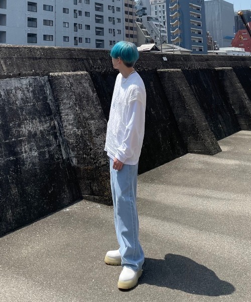 Chikashitsu +（チカシツプラス）の「【Chikashitsu +/チカシツプラス】center bleach denim pants/センターブリーチデニムパンツ（デニムパンツ・メンズ・ライトブルー/ブルー・S/M/L）」の6枚目の写真