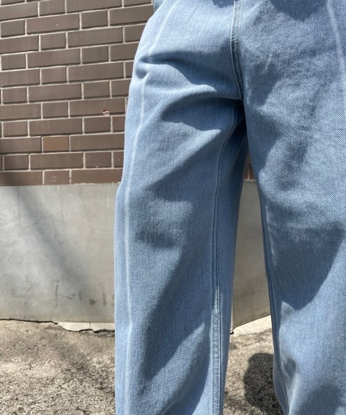 Chikashitsu +（チカシツプラス）の「【Chikashitsu +/チカシツプラス】center bleach denim pants/センターブリーチデニムパンツ（デニムパンツ・メンズ・ライトブルー/ブルー・S/M/L）」の18枚目の写真