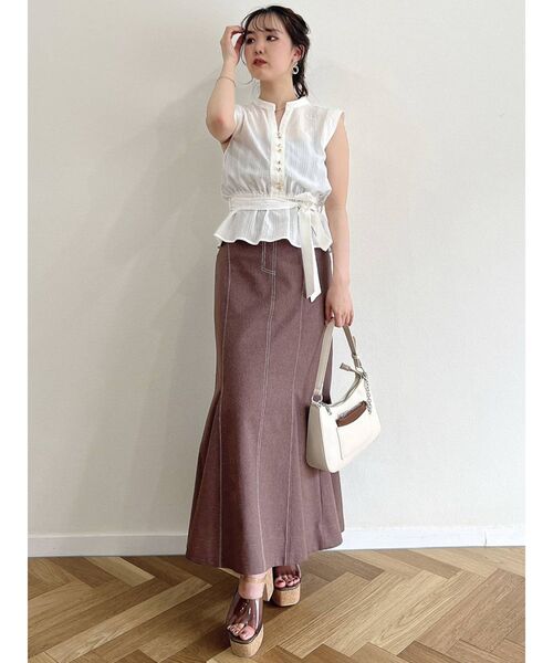 dazzlin(ダズリン)の「フリルペプラムトップス(Tシャツ/カットソー・レディース・オフホワイト/ブラック/その他1・FREE)」の5枚目の写真