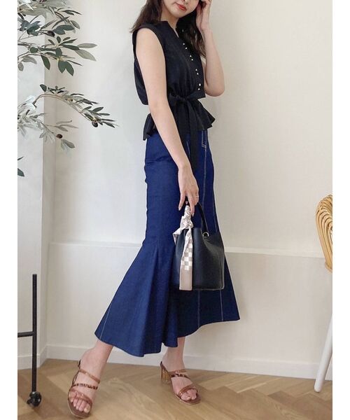 dazzlin(ダズリン)の「フリルペプラムトップス(Tシャツ/カットソー・レディース・オフホワイト/ブラック/その他1・FREE)」の7枚目の写真