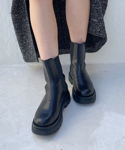 PAGEBOY（ページボーイ）の「モードチェルシーブーツ（ブーツ・レディース・ブラック/オフホワイト・M/L）」の2枚目の写真