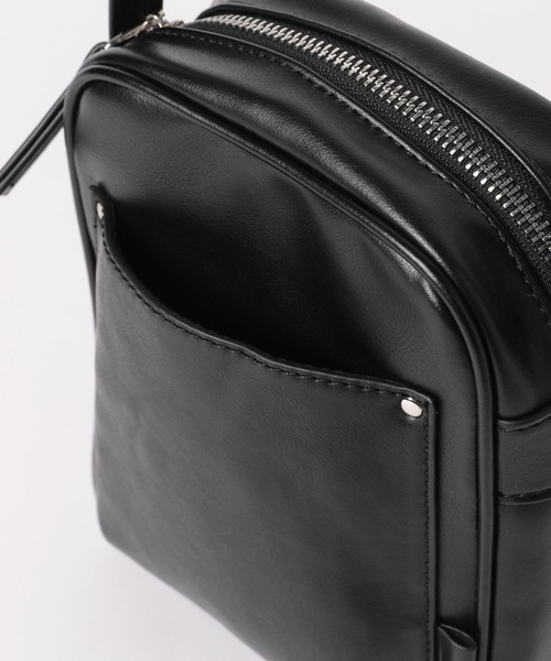 LAKOLE(ラコレ)の「フロントポケットスクエアショルダーバッグ / 344261(ショルダーバッグ・メンズ・ブラック/グレー/カーキ・FREE)」の17枚目の写真