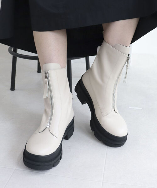MOHI(モヒ)の「【WEB限定】【MOHI/モヒ】 ジップタンクソールショートブーツ(ブーツ・レディース・ブラック/オフホワイト・38/37)」の2枚目の写真