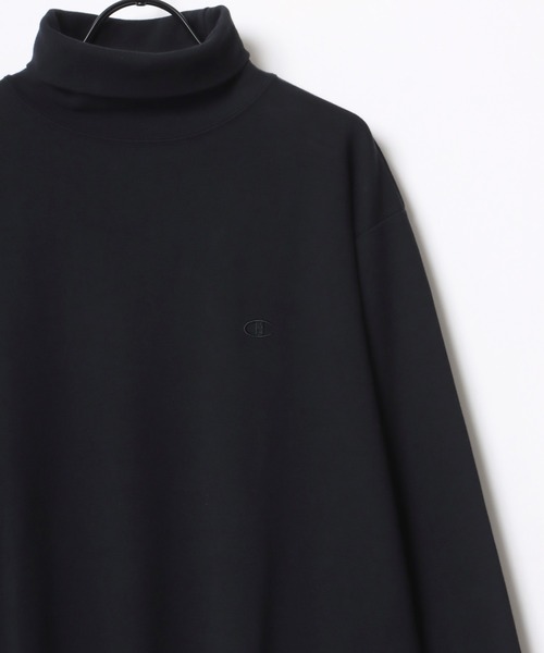 Champion(チャンピオン)の「Champion/チャンピオン スムース ワンポイント刺繍 タートルネック ロングスリーブTシャツ(Tシャツ/カットソー・メンズ・ブラック/オフホワイト/オリーブ/チャコール・M/L/XL)」の1枚目の写真