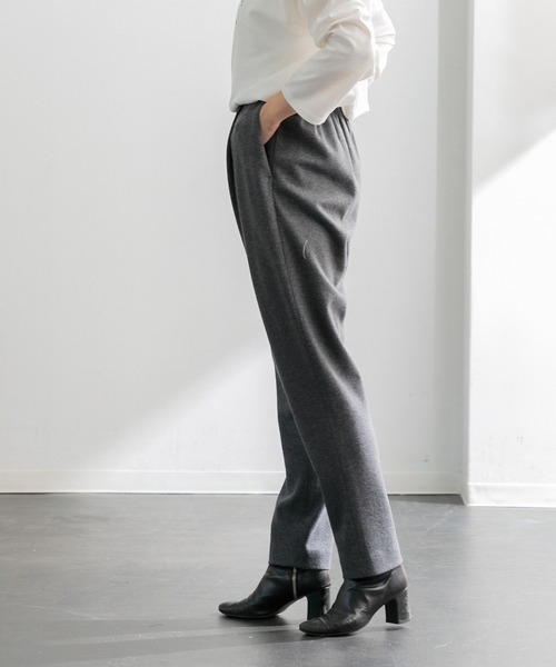 AMERICAN RAG CIE（アメリカンラグシー）の「圧縮ウールテーパードパンツ（スラックス・レディース・グレー/ブラック・36/38）」の16枚目の写真