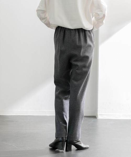 AMERICAN RAG CIE（アメリカンラグシー）の「圧縮ウールテーパードパンツ（スラックス・レディース・グレー/ブラック・36/38）」の17枚目の写真