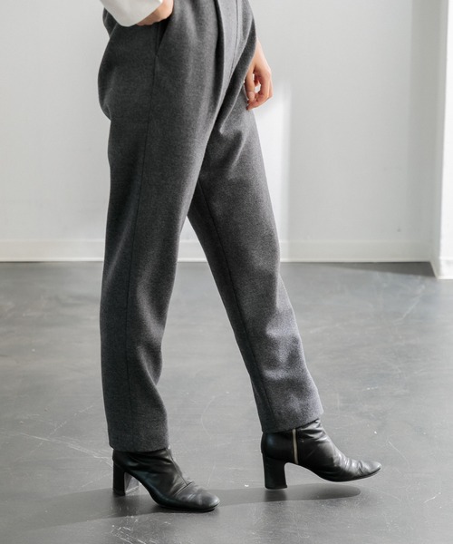 AMERICAN RAG CIE（アメリカンラグシー）の「圧縮ウールテーパードパンツ（スラックス・レディース・グレー/ブラック・36/38）」の18枚目の写真