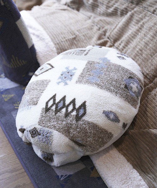 niko and...（ニコアンド）の「オリジナルエスニック柄ハンドインクッション（クッション/クッションカバー・レディース・オフホワイト/ベージュ/チャコール・0）」の2枚目の写真