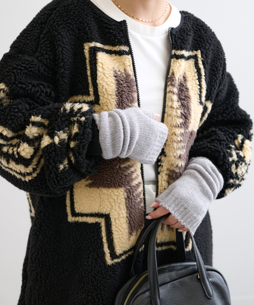 SLOBE IENA（スローブイエナ）の「【WILLIAM BRUNTON/ウィリアム ブラントン】 Cashmere WRISTWARMERSグローブ（手袋・レディース・ライトグレー/ベージュ/ネイビー・FREE）」の13枚目の写真