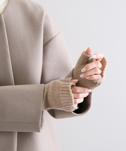 SLOBE IENA（スローブイエナ）の「【WILLIAM BRUNTON/ウィリアム ブラントン】 Cashmere WRISTWARMERSグローブ（手袋・レディース・ライトグレー/ベージュ/ネイビー・FREE）」の16枚目の写真
