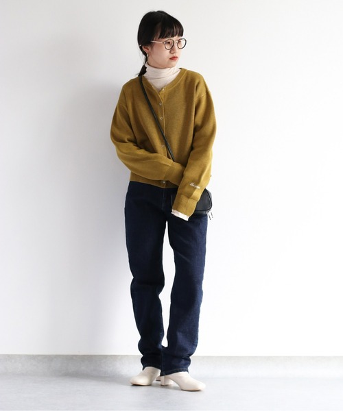 e.r.g*（イーアールジー）の「スナップボタン カラフルプレーンニットカーディガン（カーディガン/ボレロ・レディース・グリーン/マスタード/オフホワイト/オレンジ/ブラック・M）」の2枚目の写真