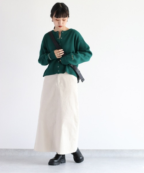 e.r.g*（イーアールジー）の「スナップボタン カラフルプレーンニットカーディガン（カーディガン/ボレロ・レディース・グリーン/マスタード/オフホワイト/オレンジ/ブラック・M）」の16枚目の写真