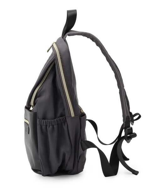 ITS'DEMO（イッツデモ）の「【A4OK/多ポケ/緩衝材ポケット/きれいめテイスト】PC収納リュック（バックパック/リュック・レディース・ダークグレー/カーキ/アイボリー・00）」の6枚目の写真